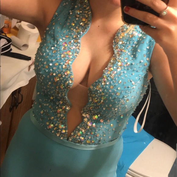 BRAND NEW JOVANI PROM DRESS - Picture 3 of 6